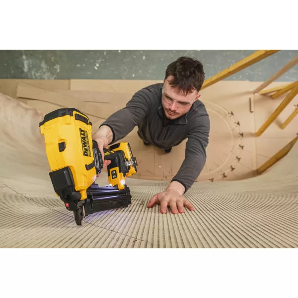 Aku dokončovací hřebíkovačka DeWALT DCN210SNT, TSTAK solo