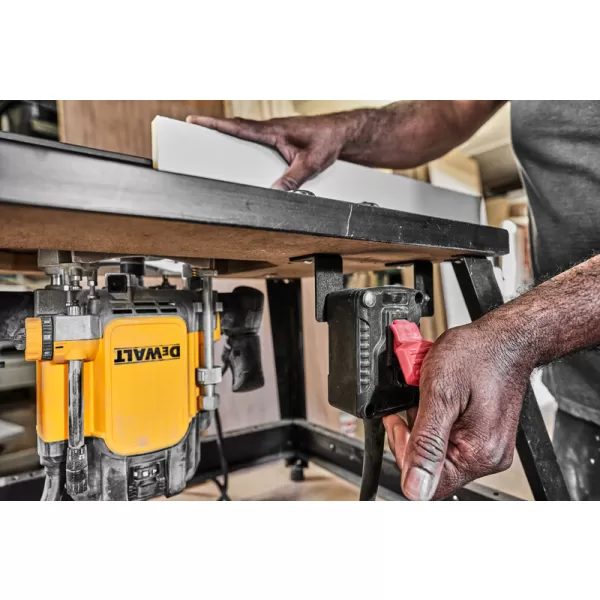 Vrchní frézka 2300W Dewalt DWE627KT